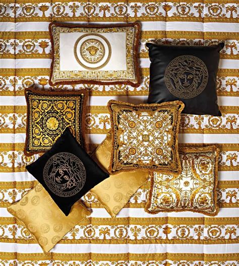 casa stile barocco versace|versace home website.